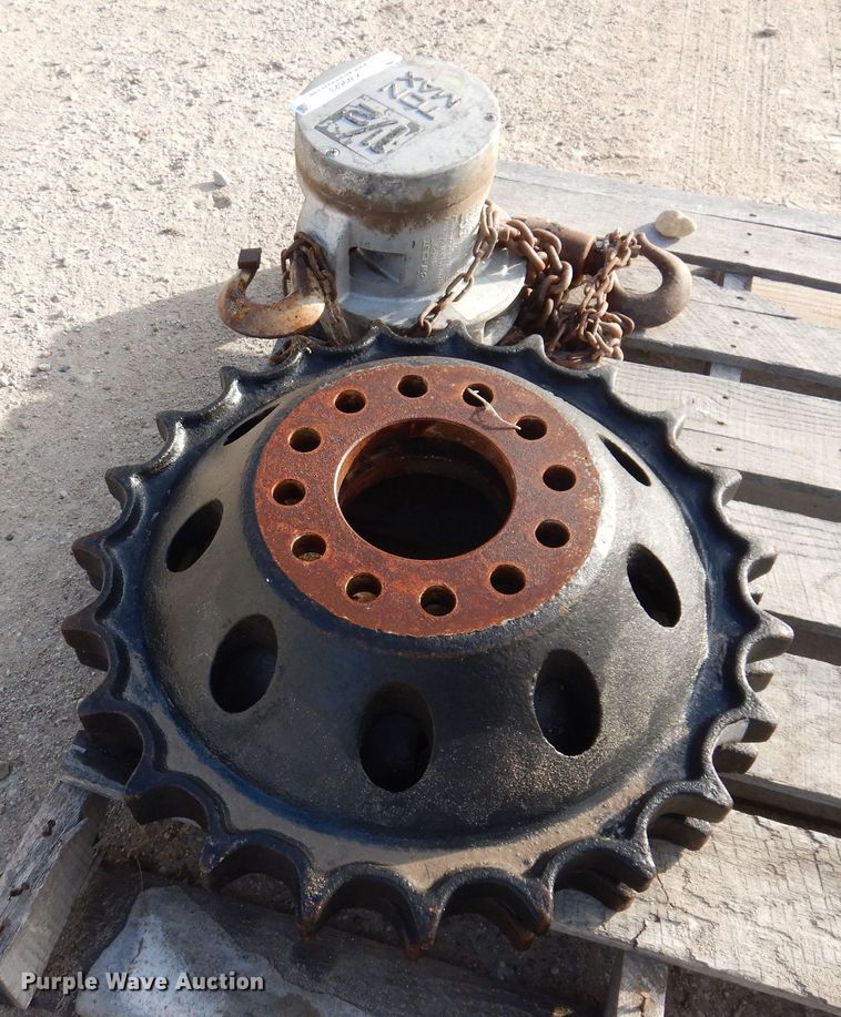image for item KW9623 (2) undercarriage sprockets