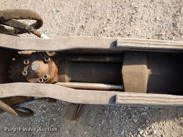 image for item KW9631 1998 Caterpillar 100  breaker