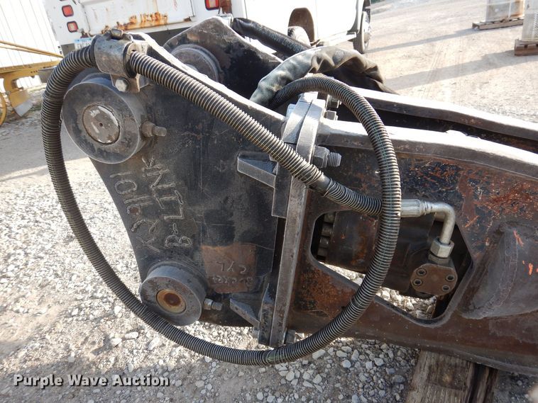 image for item KW9631 1998 Caterpillar 100  breaker