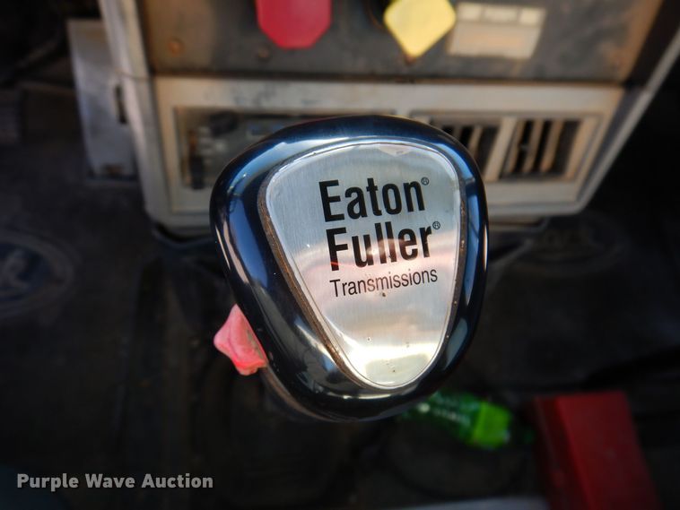 image for item KW9634 1999 Mack CH600  semi truck