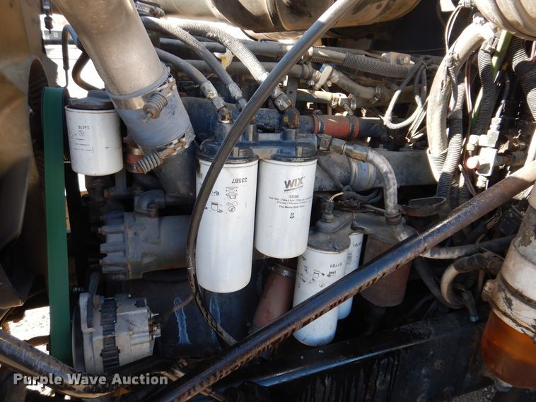 image for item KW9634 1999 Mack CH600  semi truck