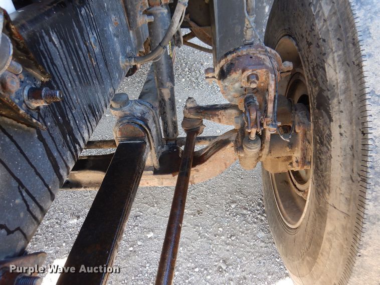 image for item KW9634 1999 Mack CH600  semi truck