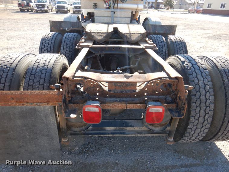 image for item KW9634 1999 Mack CH600  semi truck