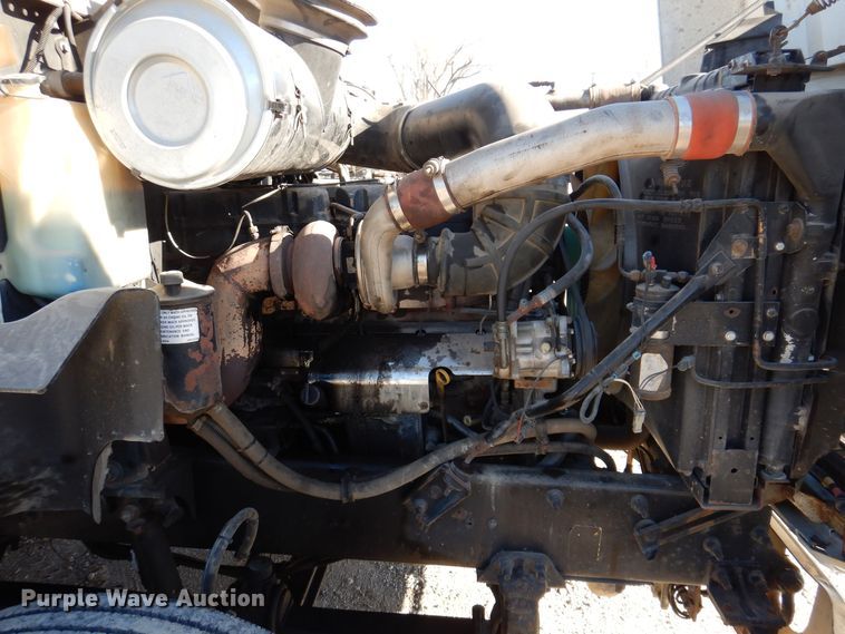 image for item KW9634 1999 Mack CH600  semi truck