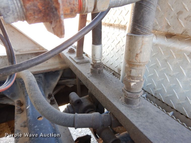 image for item KW9634 1999 Mack CH600  semi truck