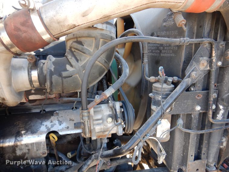 image for item KW9634 1999 Mack CH600  semi truck