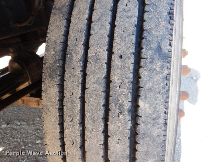 image for item KW9634 1999 Mack CH600  semi truck