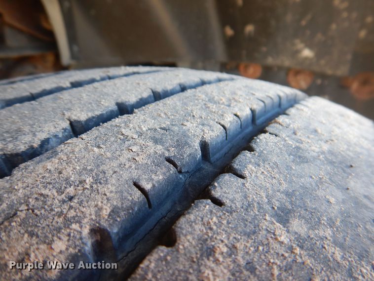 image for item KW9634 1999 Mack CH600  semi truck