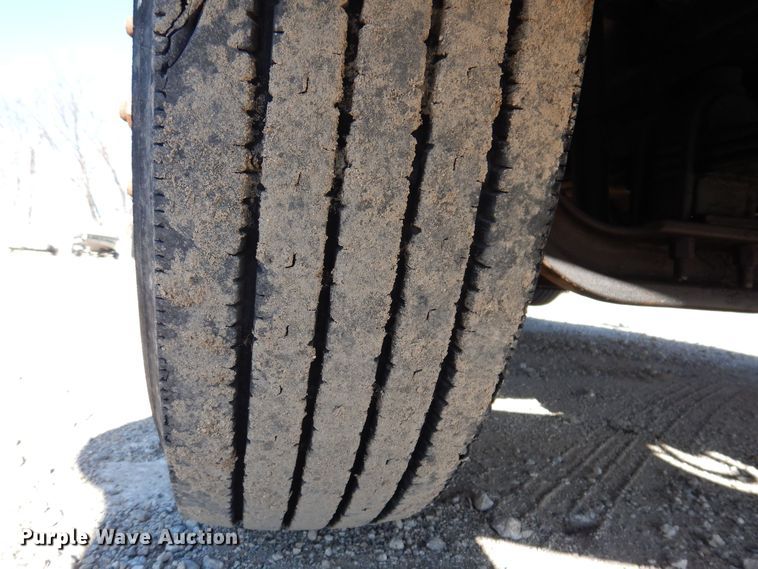 image for item KW9634 1999 Mack CH600  semi truck