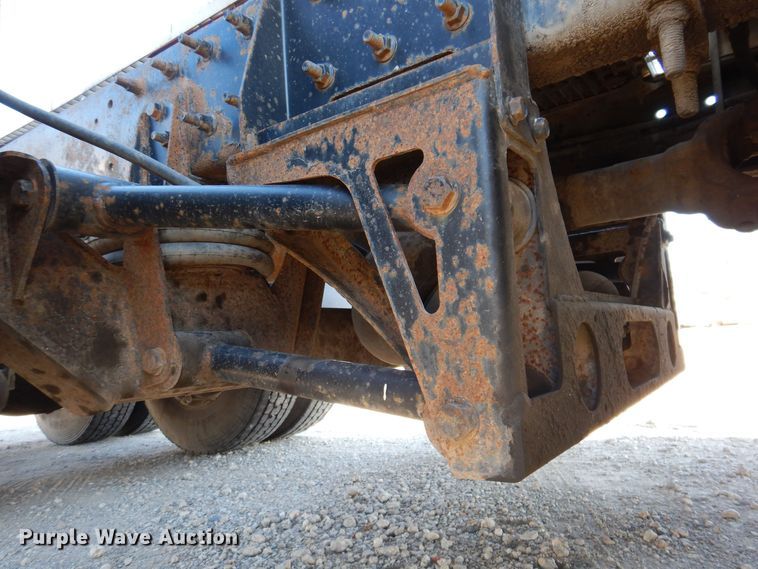 image for item KW9634 1999 Mack CH600  semi truck