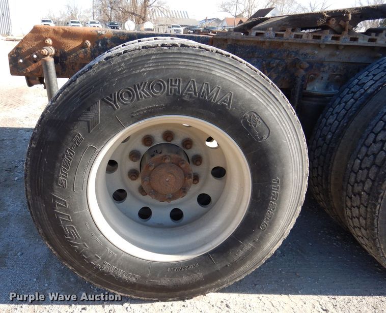 image for item KW9634 1999 Mack CH600  semi truck