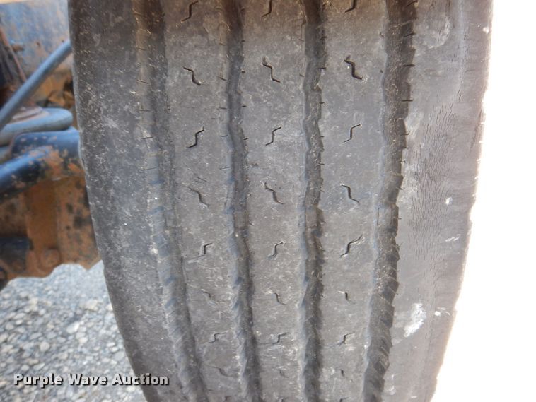 image for item KW9634 1999 Mack CH600  semi truck