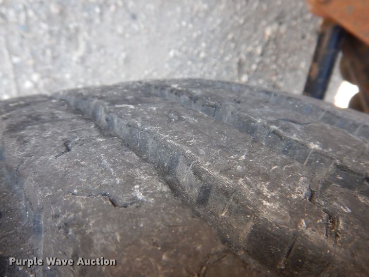 image for item KW9634 1999 Mack CH600  semi truck