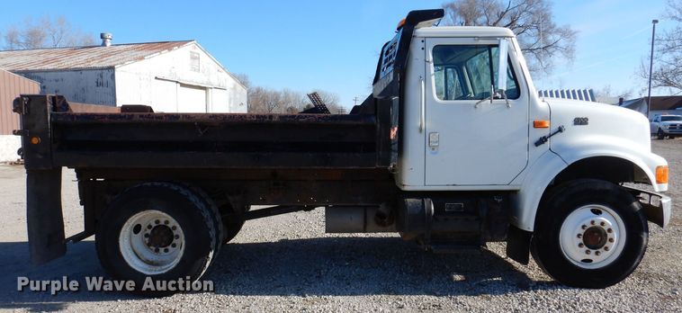 image for item KW9636 1995 International 4900  dump truck