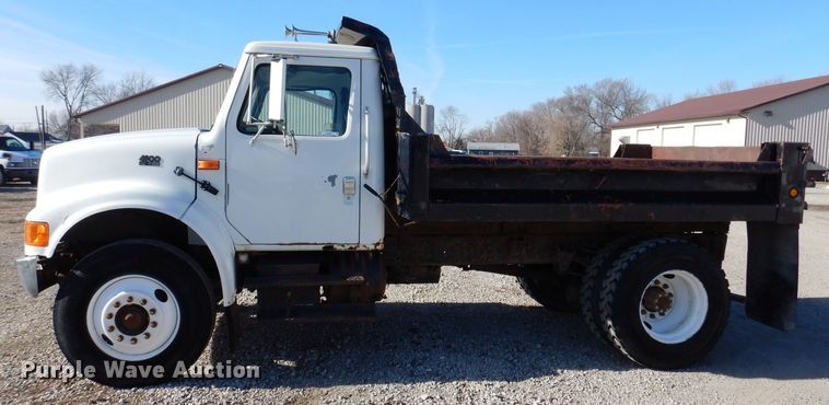 image for item KW9636 1995 International 4900  dump truck