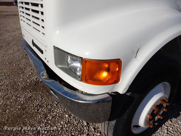 image for item KW9636 1995 International 4900  dump truck