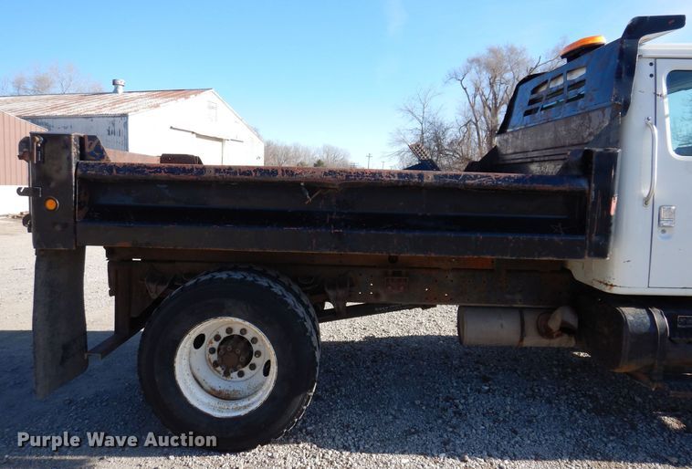 image for item KW9636 1995 International 4900  dump truck