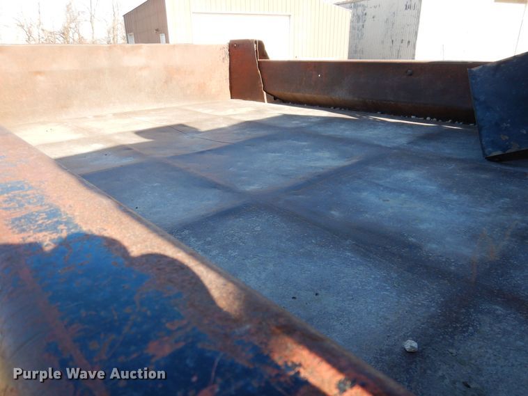 image for item KW9636 1995 International 4900  dump truck