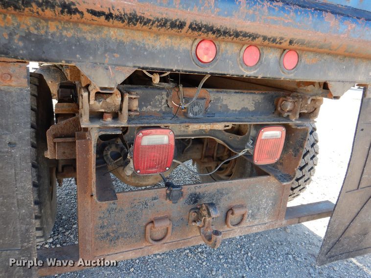 image for item KW9636 1995 International 4900  dump truck
