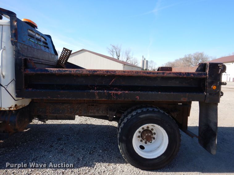 image for item KW9636 1995 International 4900  dump truck