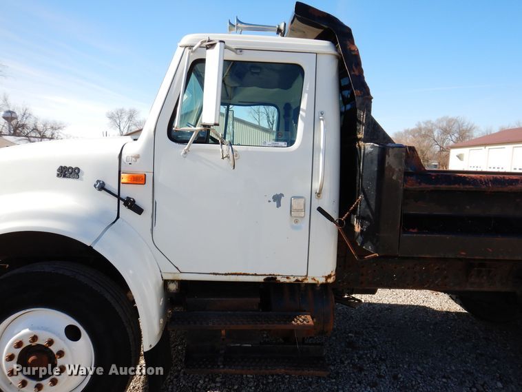 image for item KW9636 1995 International 4900  dump truck