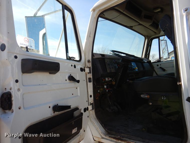 image for item KW9636 1995 International 4900  dump truck