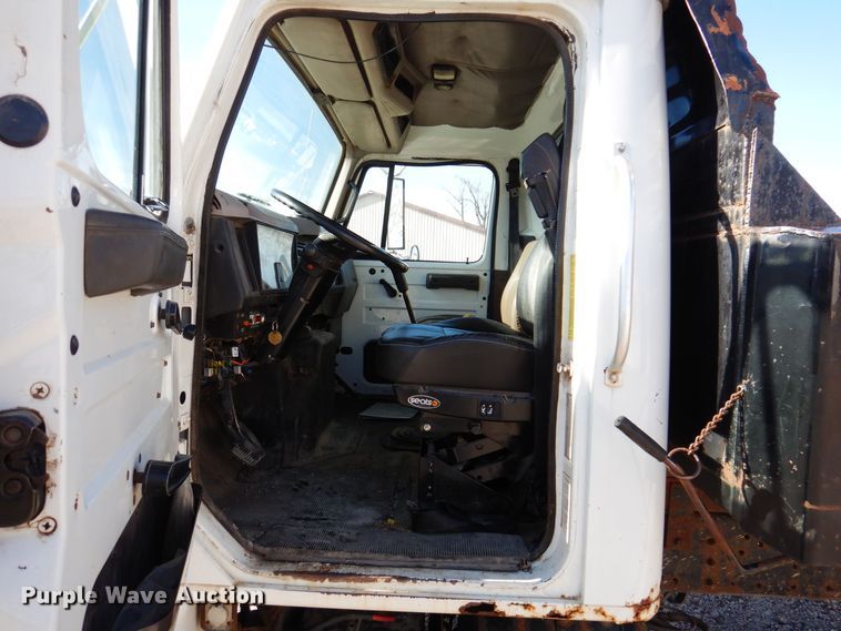 image for item KW9636 1995 International 4900  dump truck