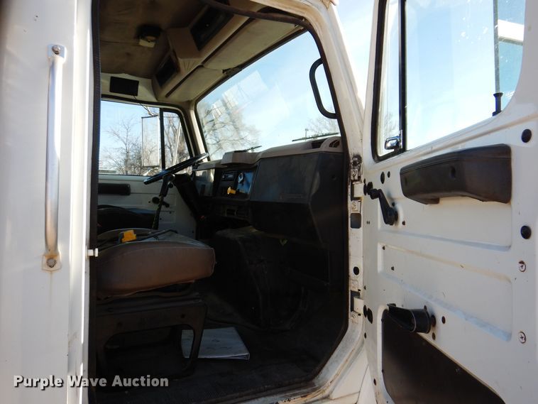 image for item KW9636 1995 International 4900  dump truck