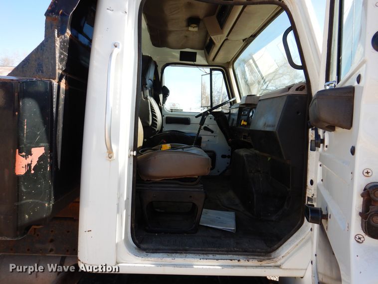 image for item KW9636 1995 International 4900  dump truck