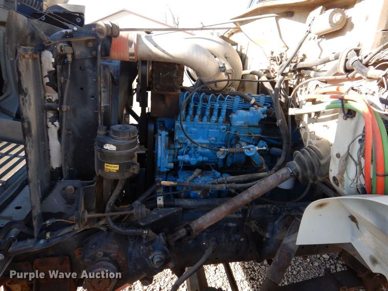 image for item KW9636 1995 International 4900  dump truck