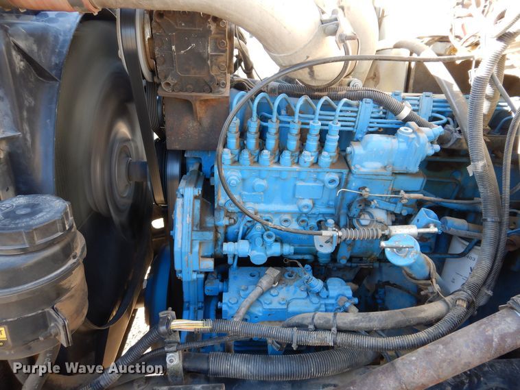 image for item KW9636 1995 International 4900  dump truck