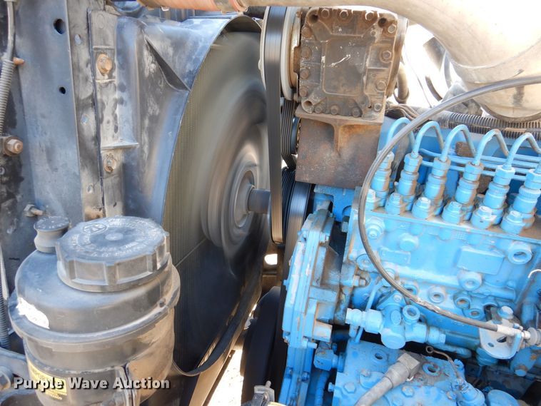 image for item KW9636 1995 International 4900  dump truck