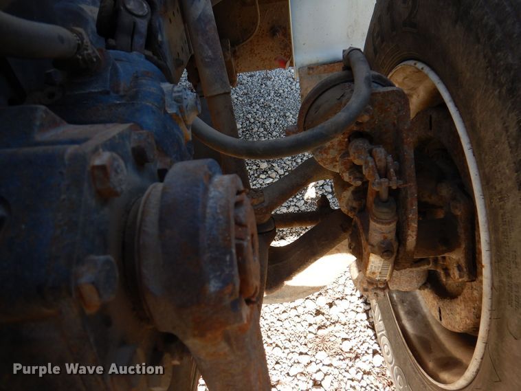 image for item KW9636 1995 International 4900  dump truck