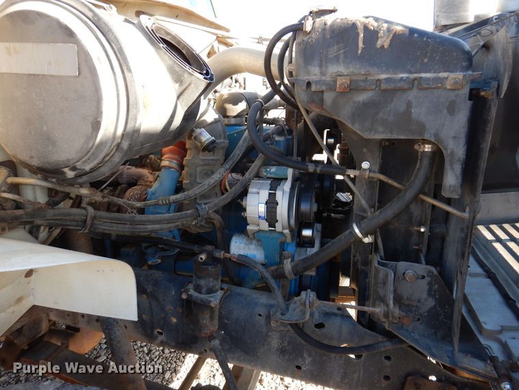 image for item KW9636 1995 International 4900  dump truck