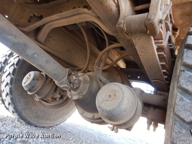 image for item KW9636 1995 International 4900  dump truck