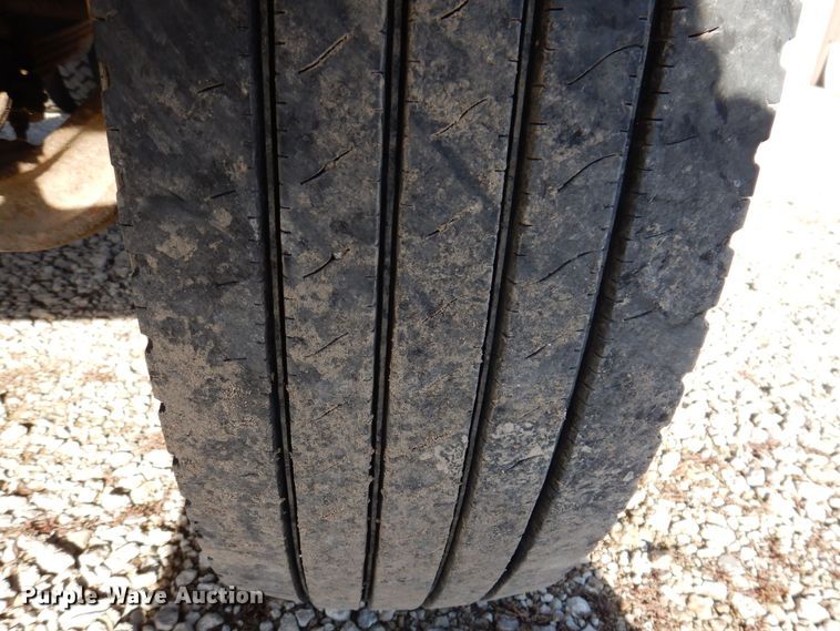 image for item KW9636 1995 International 4900  dump truck