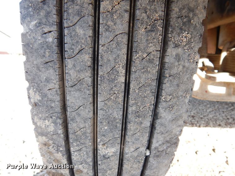 image for item KW9636 1995 International 4900  dump truck