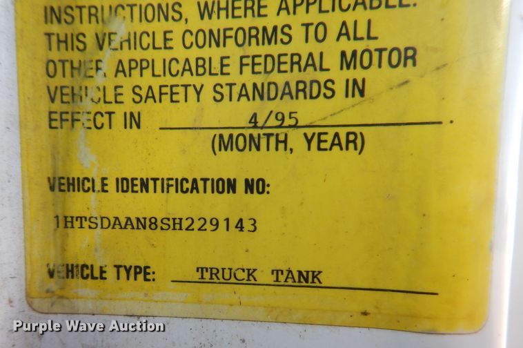 image for item KW9636 1995 International 4900  dump truck