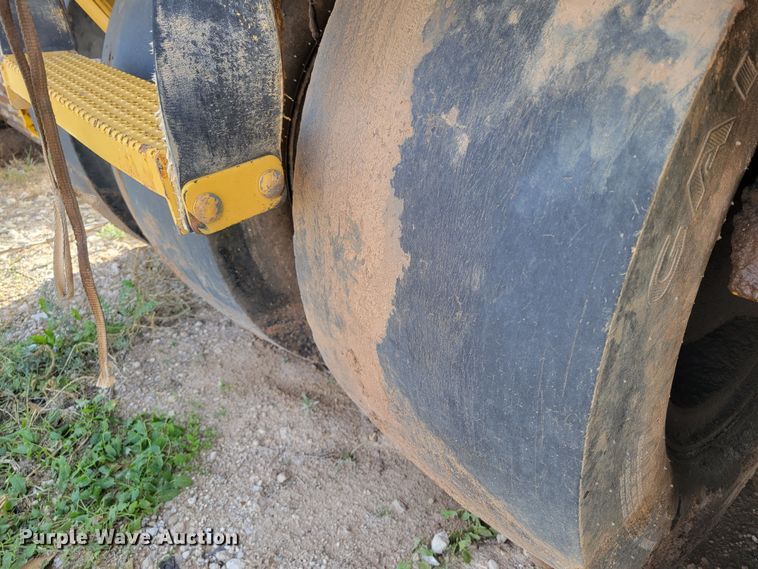 image for item LG9357 2011 Caterpillar PS360C  pneumatic roller