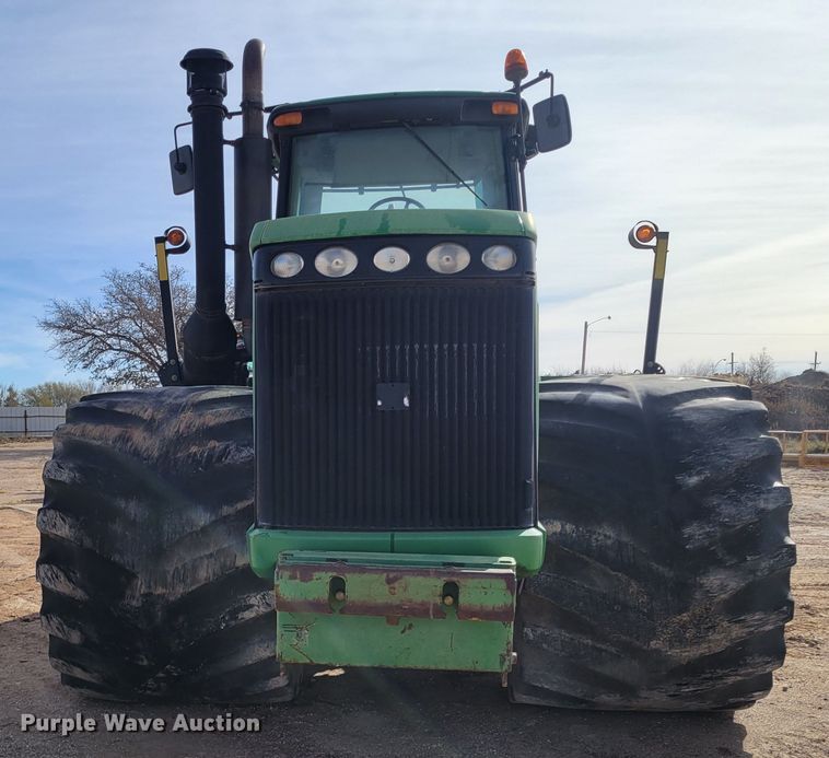 image for item LG9358 2006 John Deere 9520 Scraper Special  4WD tractor