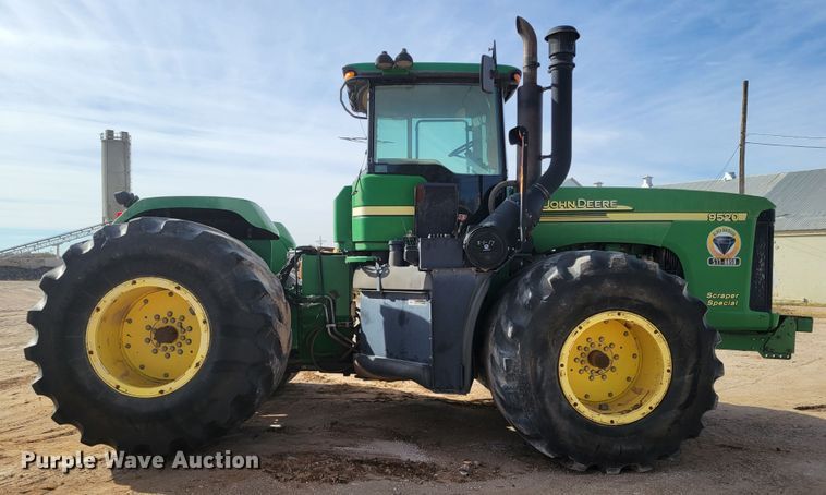 image for item LG9358 2006 John Deere 9520 Scraper Special  4WD tractor
