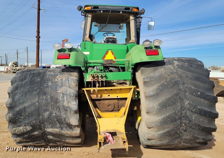 image for item LG9358 2006 John Deere 9520 Scraper Special  4WD tractor