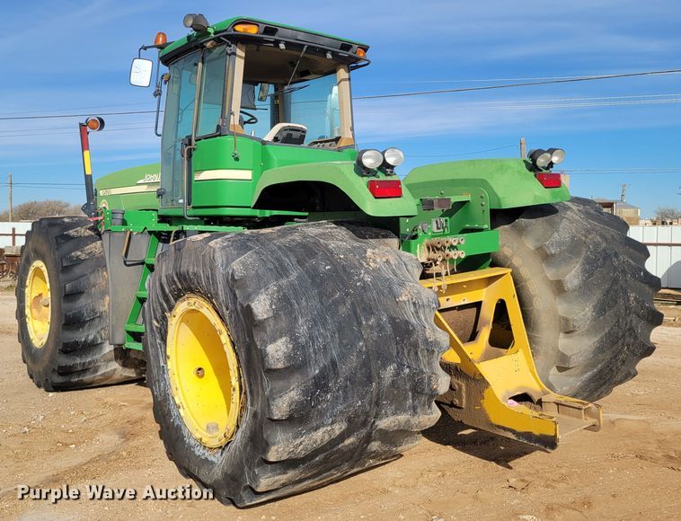 image for item LG9358 2006 John Deere 9520 Scraper Special  4WD tractor