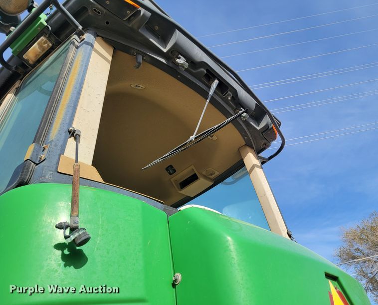 image for item LG9358 2006 John Deere 9520 Scraper Special  4WD tractor