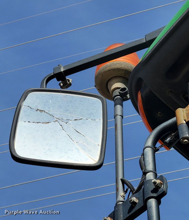 image for item LG9358 2006 John Deere 9520 Scraper Special  4WD tractor