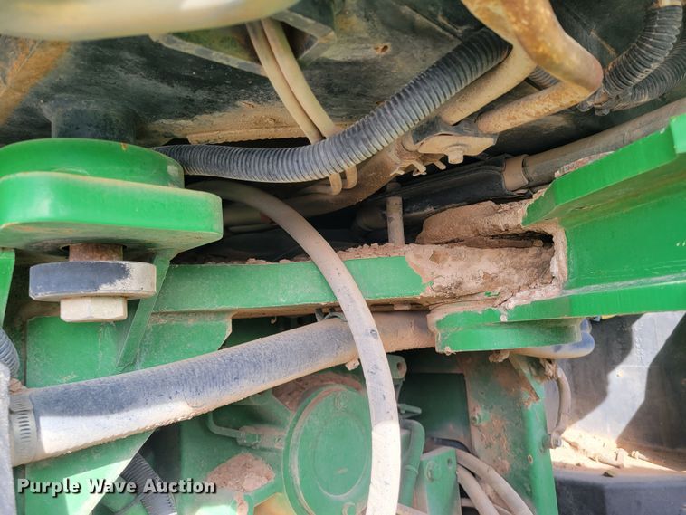 image for item LG9358 2006 John Deere 9520 Scraper Special  4WD tractor