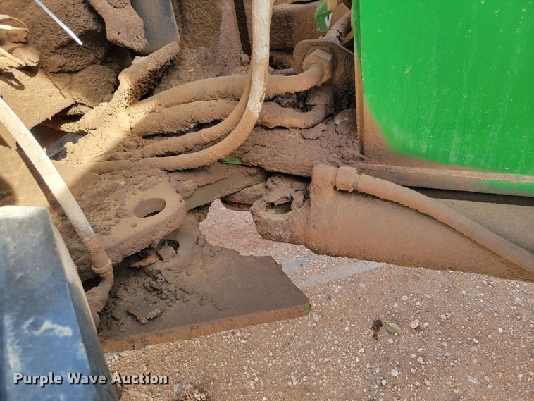 image for item LG9358 2006 John Deere 9520 Scraper Special  4WD tractor