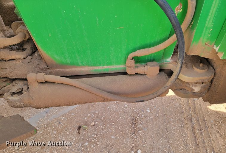 image for item LG9358 2006 John Deere 9520 Scraper Special  4WD tractor