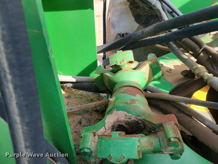 image for item LG9358 2006 John Deere 9520 Scraper Special  4WD tractor