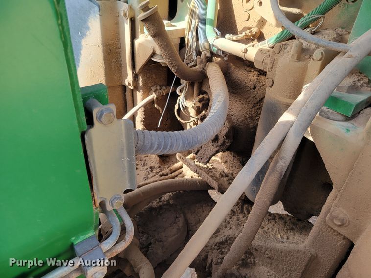 image for item LG9358 2006 John Deere 9520 Scraper Special  4WD tractor